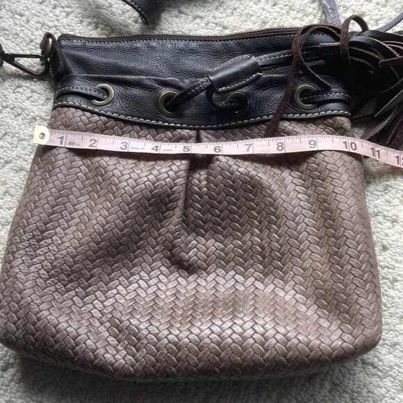 Roots Canada Dark Brown Weave Leather Tassel Crossbody Bag Purse - Picture 11 of 12